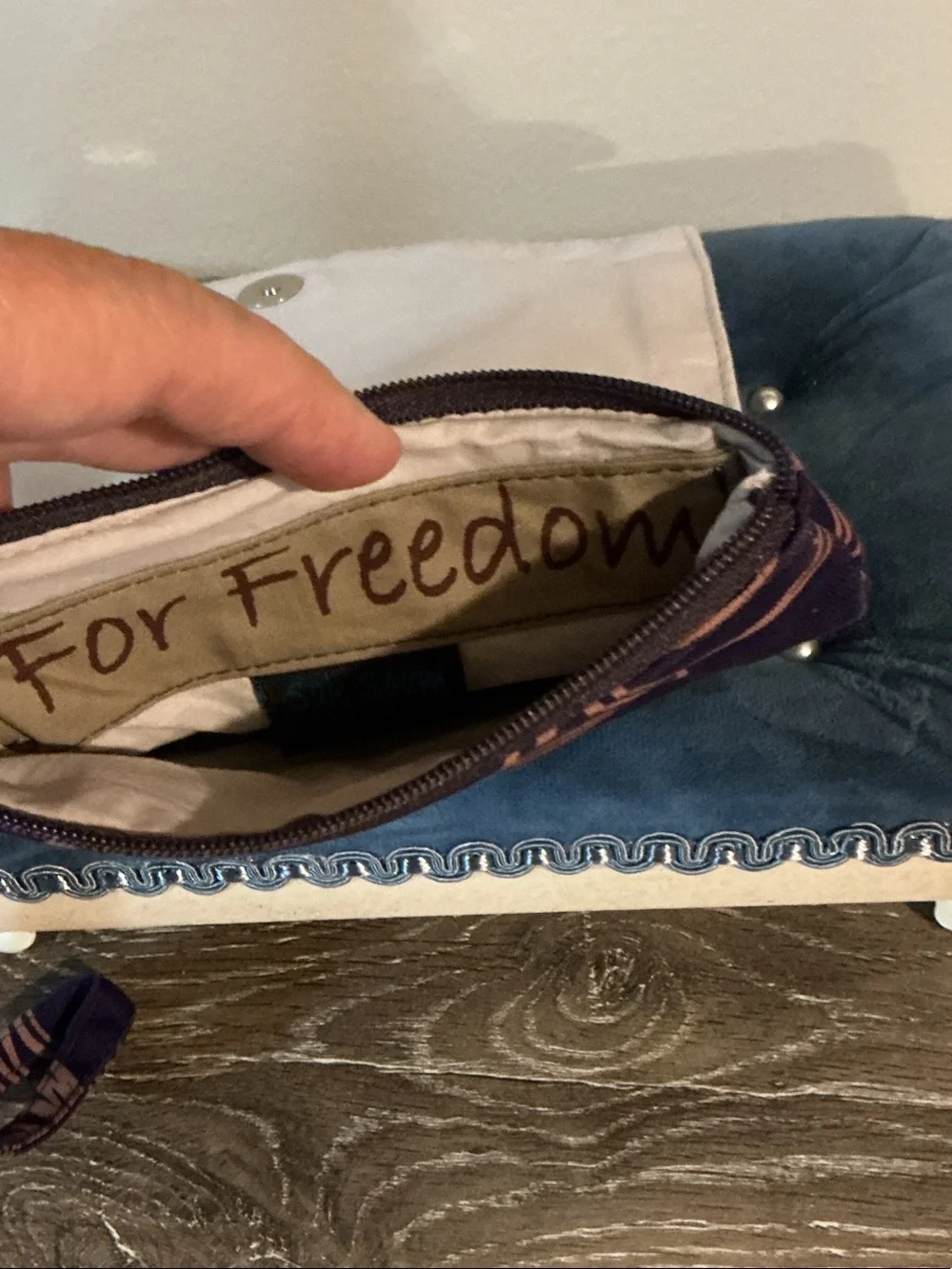 Sak Saum For Freedom Wristlet Deep Purple Tan Silkscreen Floral Print 5.5x7 EUC